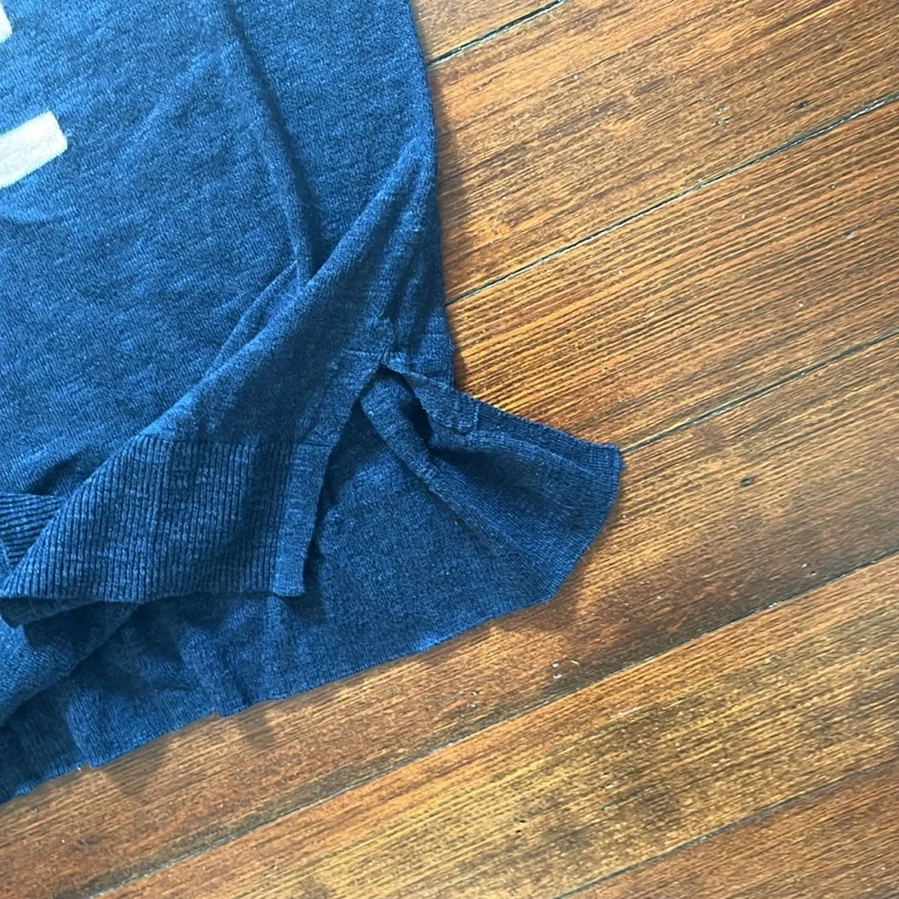 Navy blue Gap sweater Love size small - Picture 5 of 6